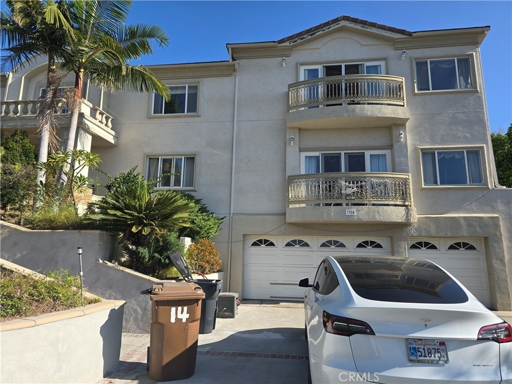 1314 N Raymond - Photo 0