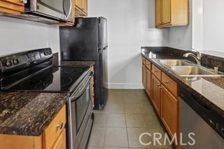 10982 Roebling - Photo 6