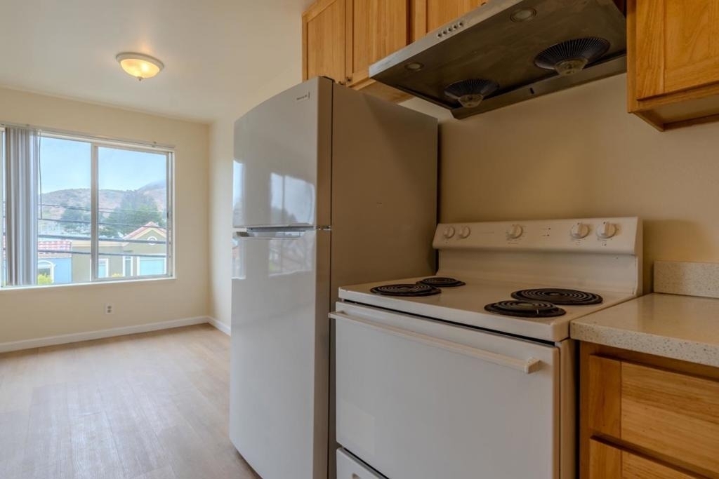 580 Lisbon Street - Photo 5
