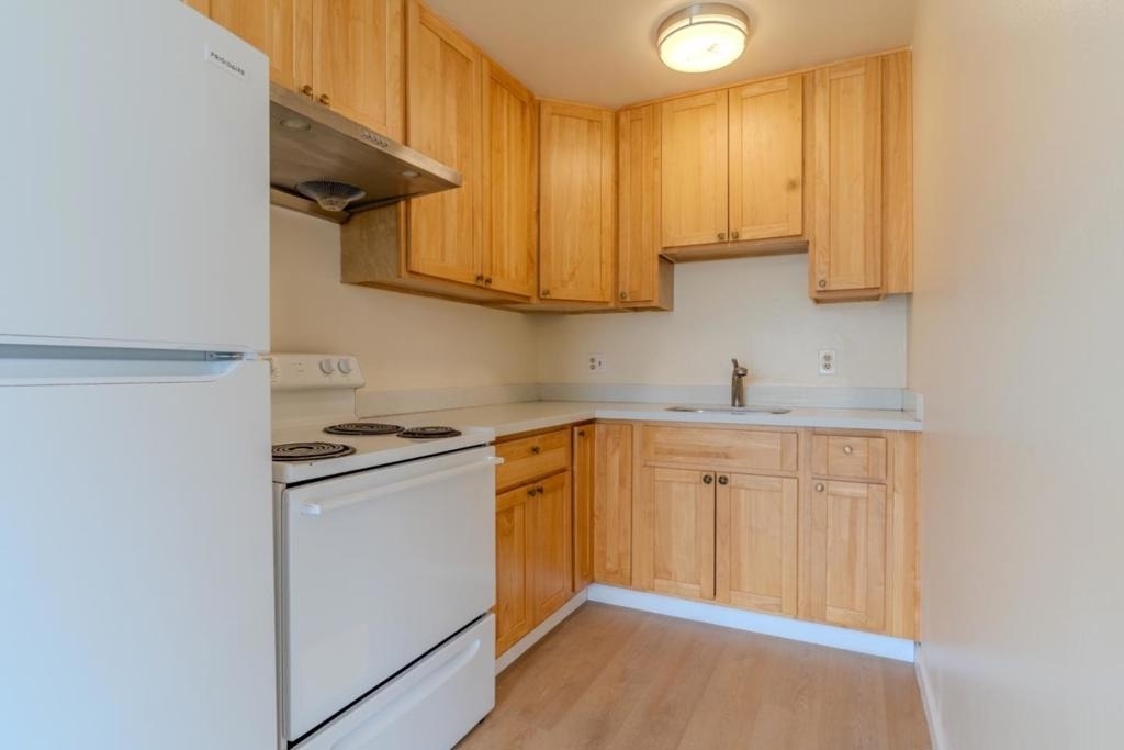 580 Lisbon Street - Photo 4
