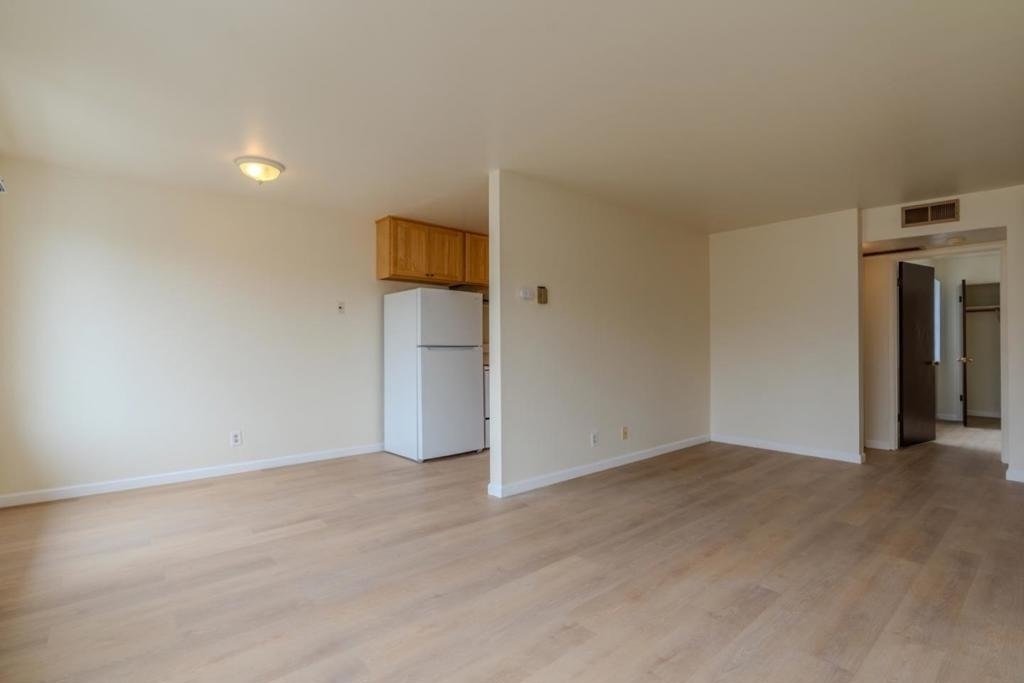 580 Lisbon Street - Photo 2
