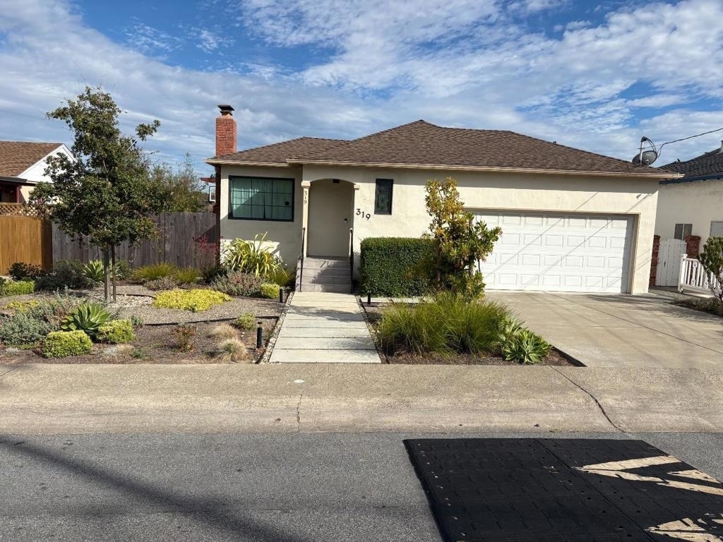 319 Helen Drive - Photo 0