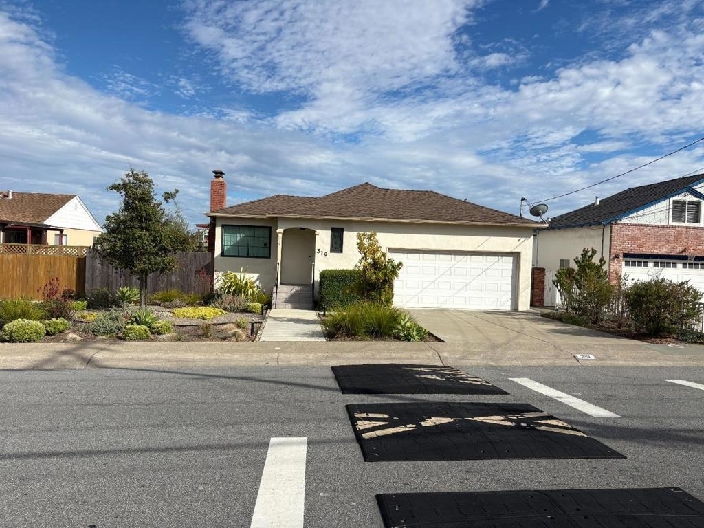 319 Helen Drive - Photo 2