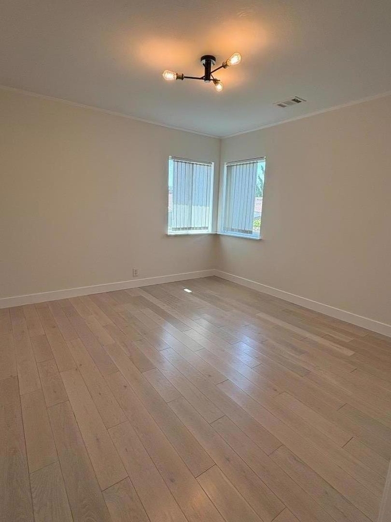 319 Helen Drive - Photo 7