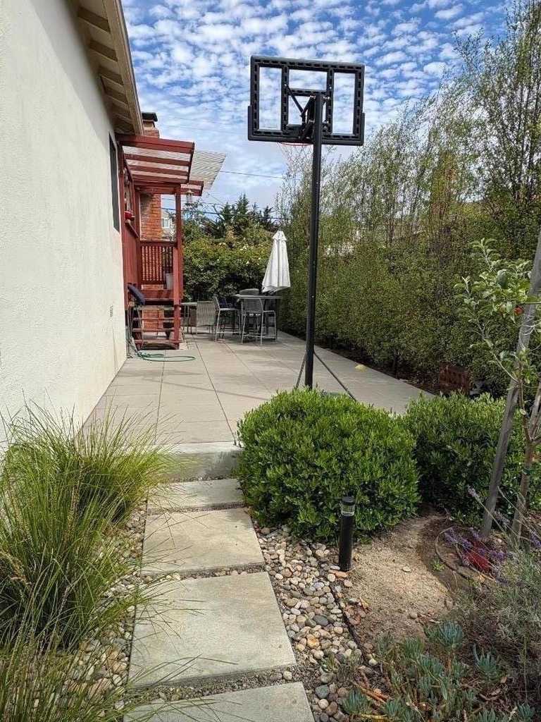 319 Helen Drive - Photo 3