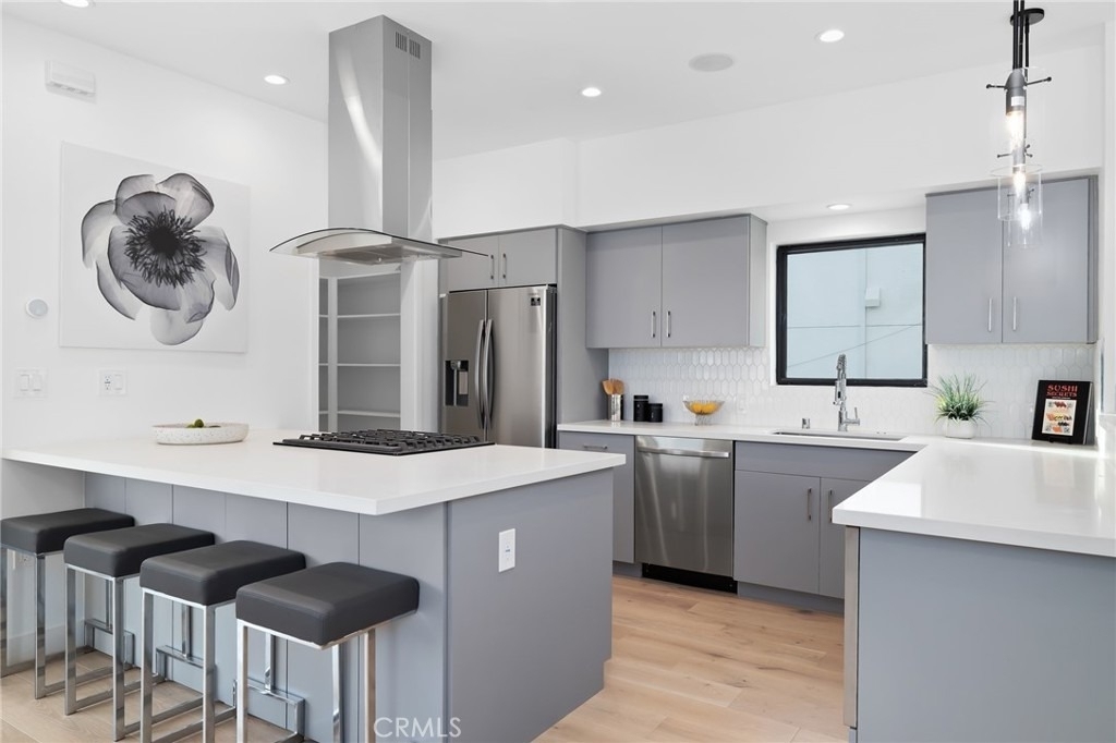 229 1/2 N Burlington Avenue - Photo 6
