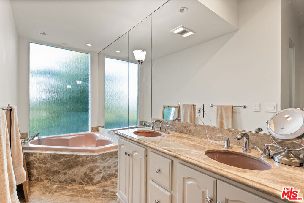3340 Scadlock Lane - Photo 10