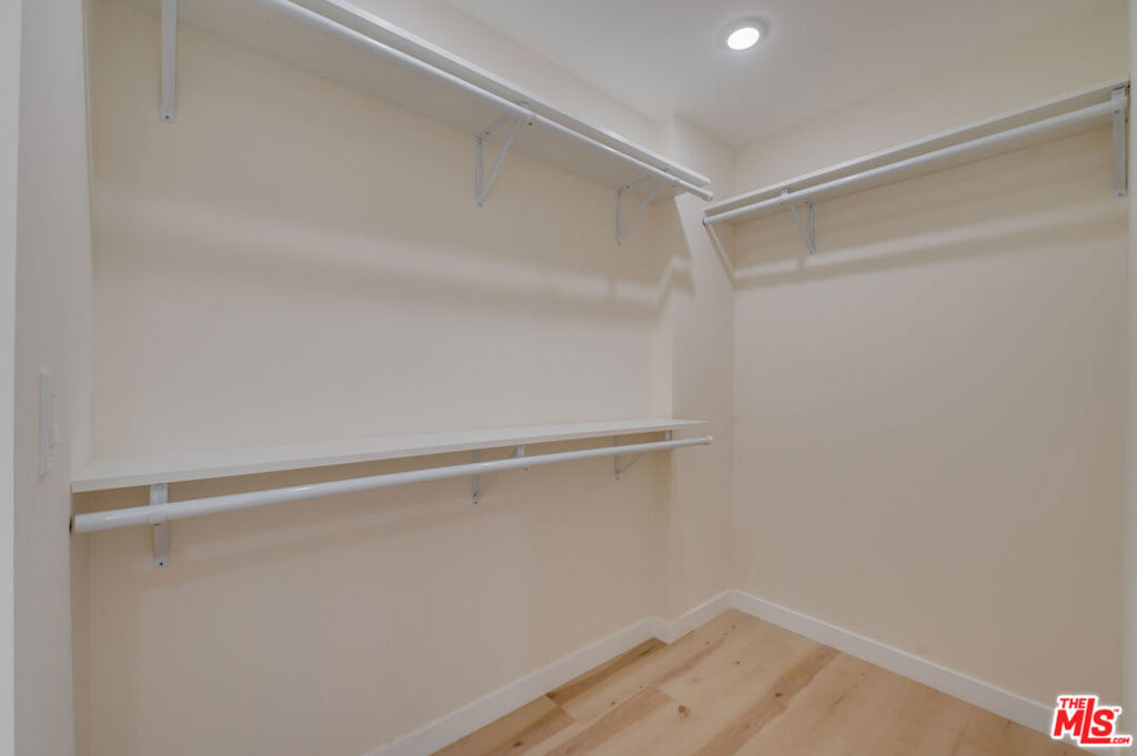 928 N San Vicente Boulevard - Photo 10