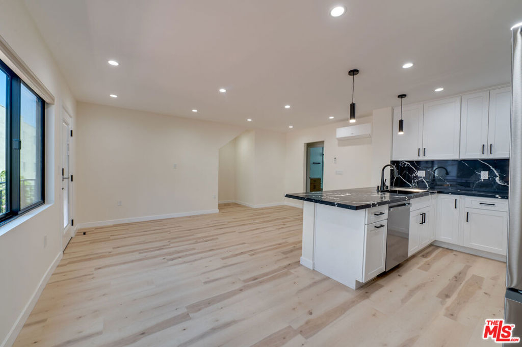 928 N San Vicente Boulevard - Photo 1
