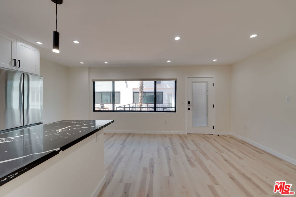 928 N San Vicente Boulevard - Photo 5