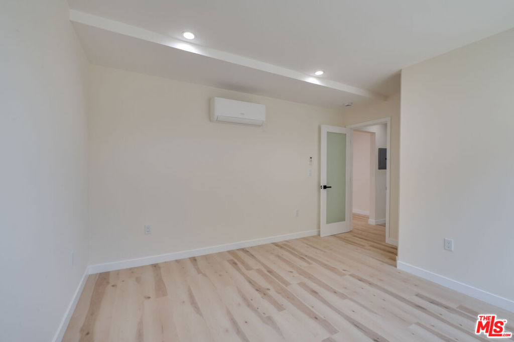 928 N San Vicente Boulevard - Photo 11