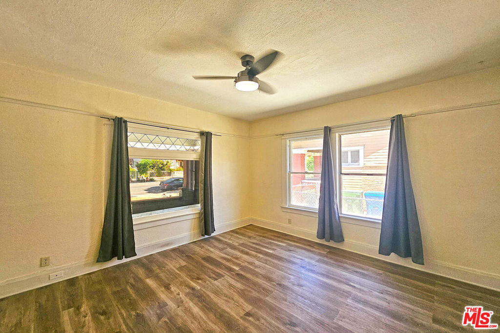 648 N Heliotrope Drive - Photo 13