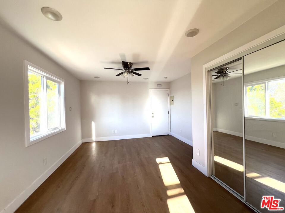 1016 W 109th Place - Photo 8
