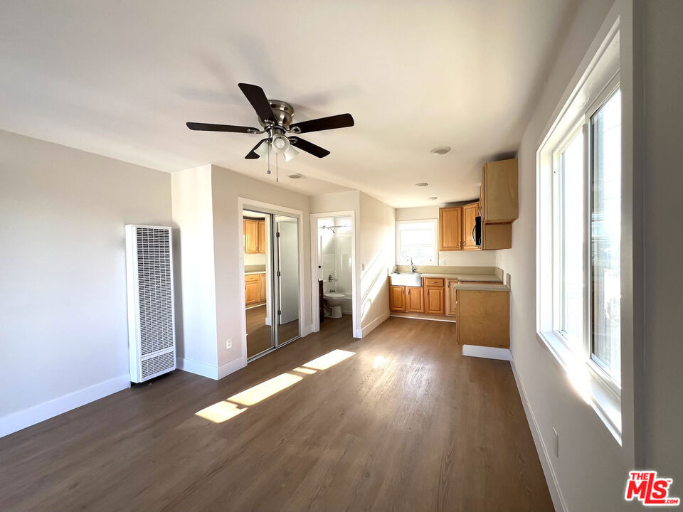 1016 W 109th Place - Photo 2
