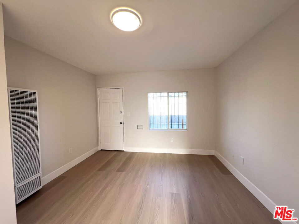 1012 W 109th Place - Photo 3