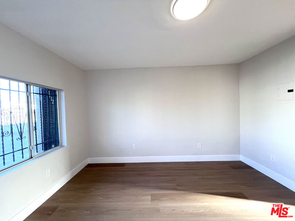1012 W 109th Place - Photo 2