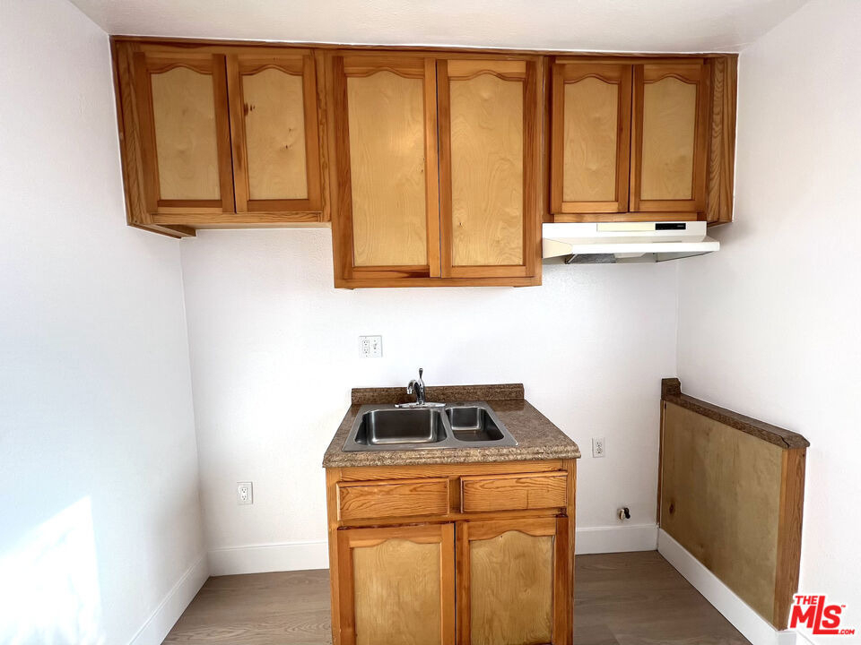 1012 W 109th Place - Photo 5
