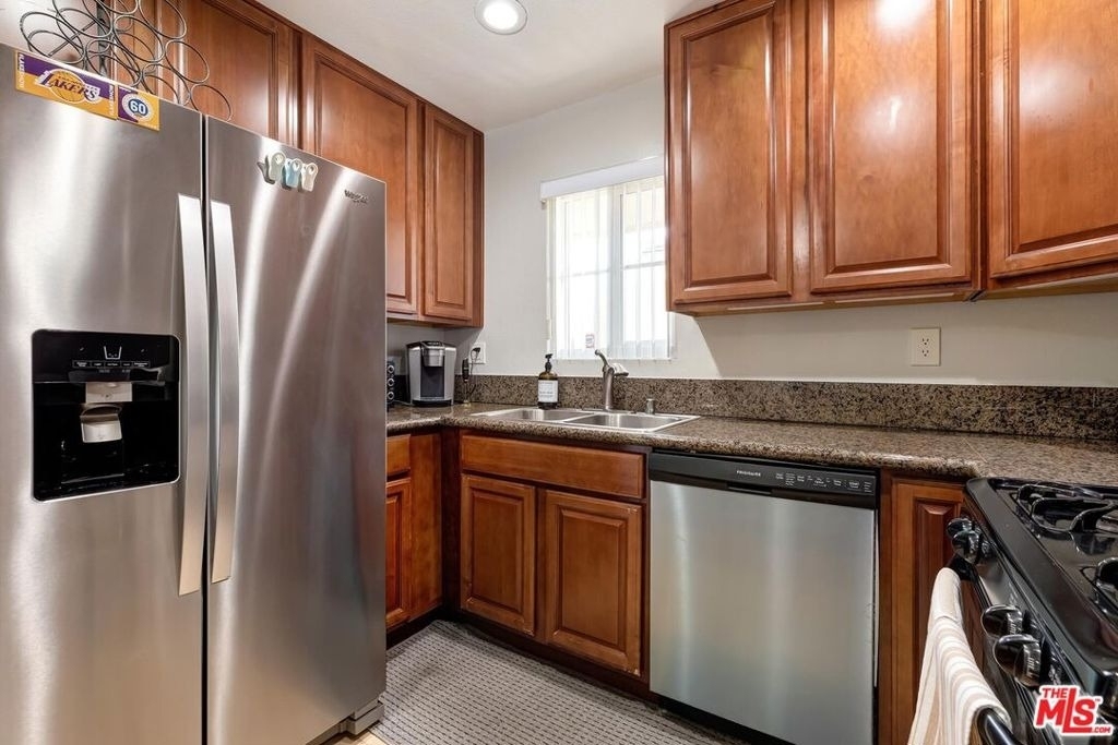 2138 E 1st Street - Photo 10