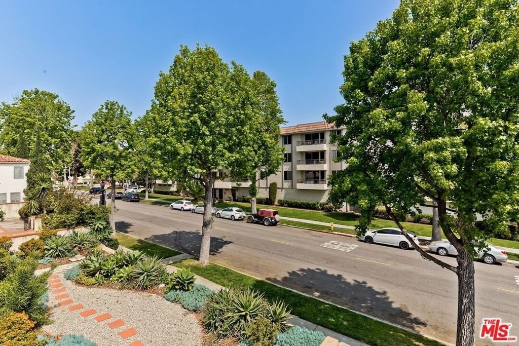2138 E 1st Street - Photo 15
