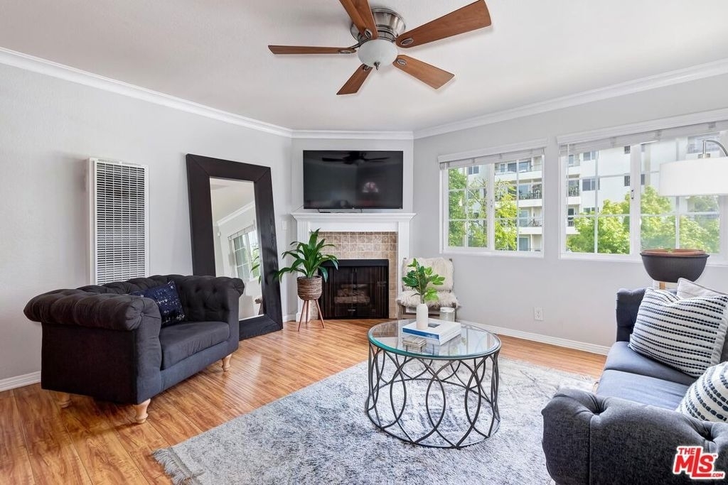 2138 E 1st Street - Photo 4
