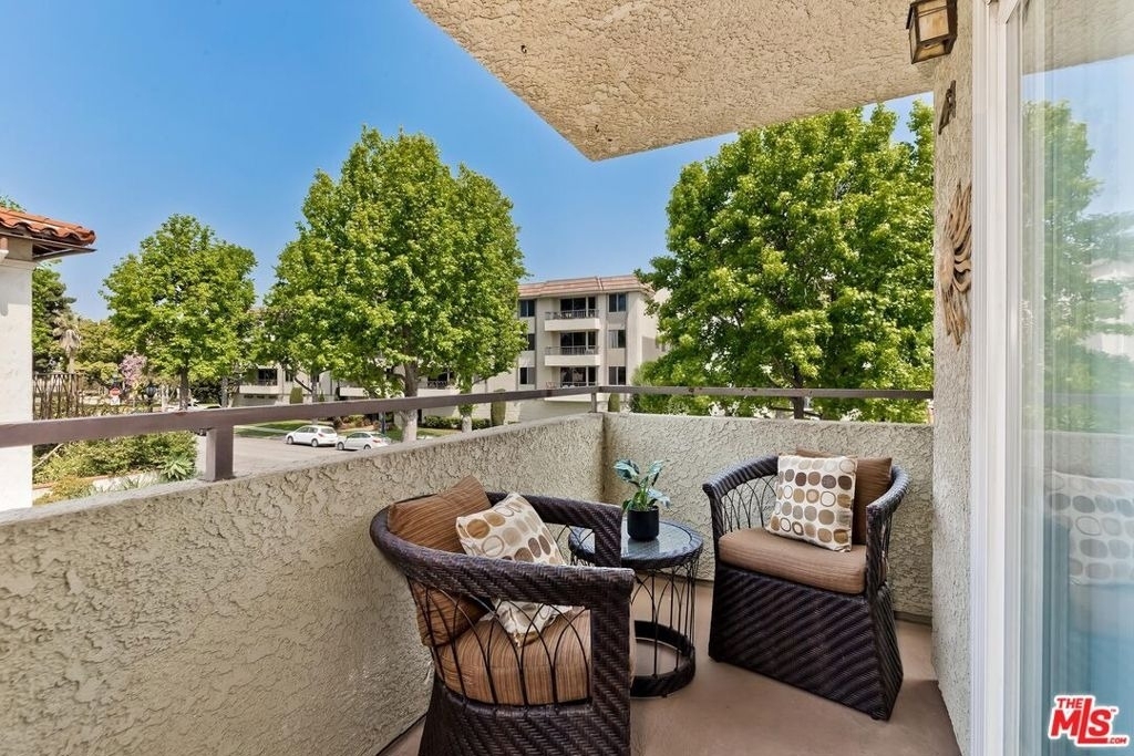 2138 E 1st Street - Photo 13