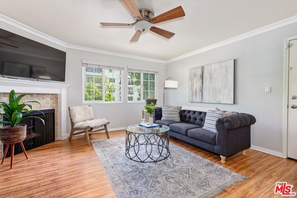 2138 E 1st Street - Photo 3