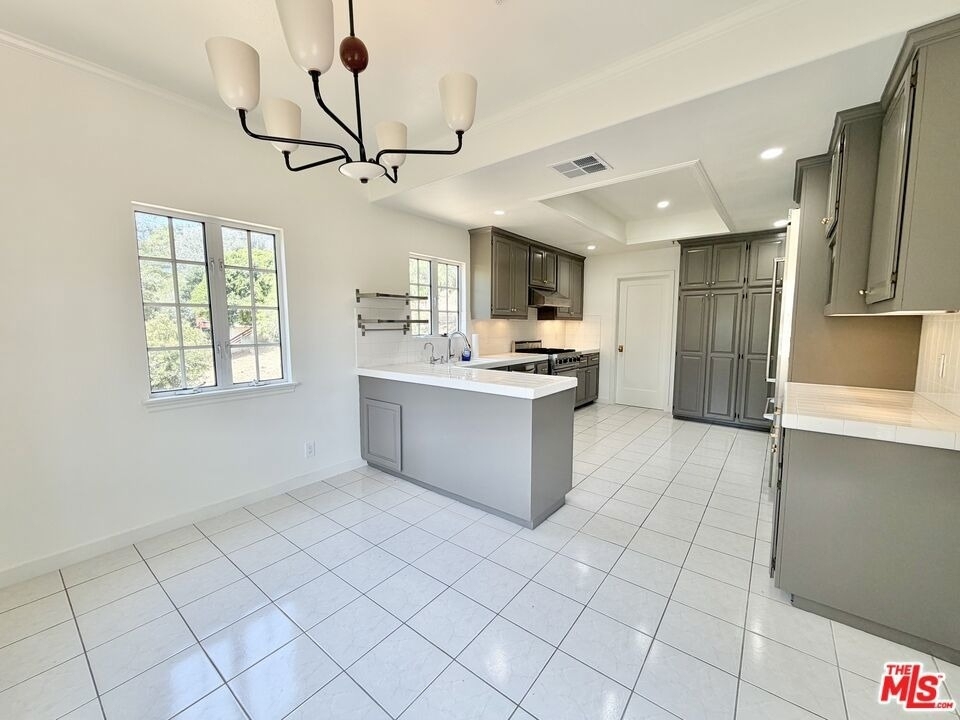 1515 Indiana Avenue - Photo 8