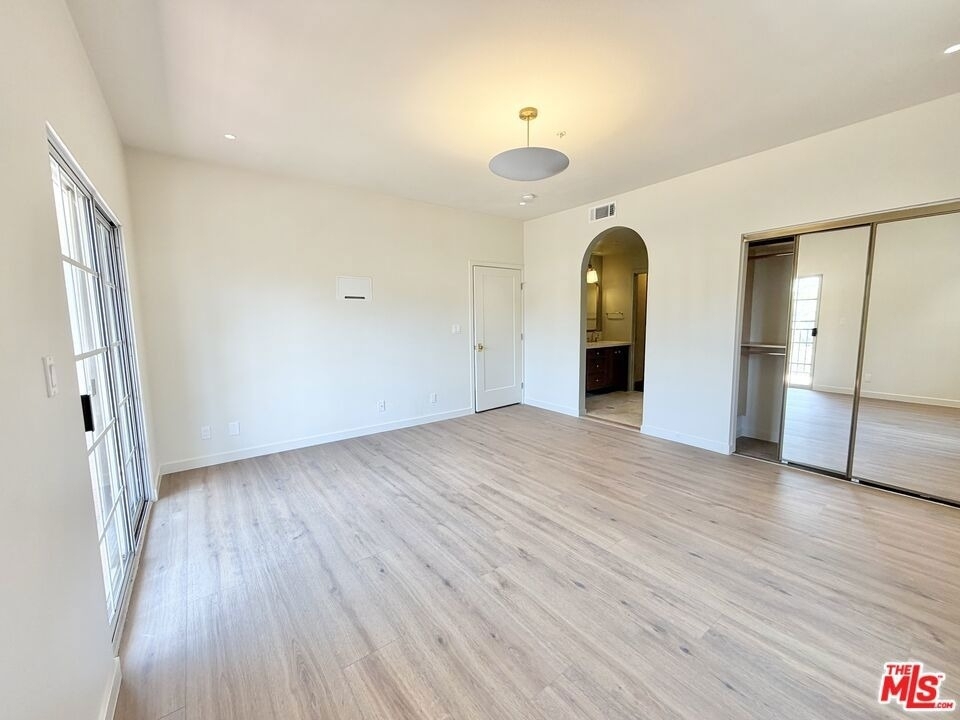 1515 Indiana Avenue - Photo 14