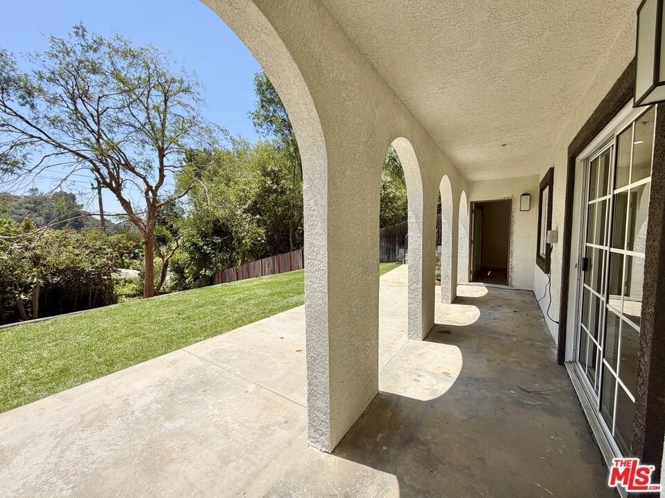 1515 Indiana Avenue - Photo 37