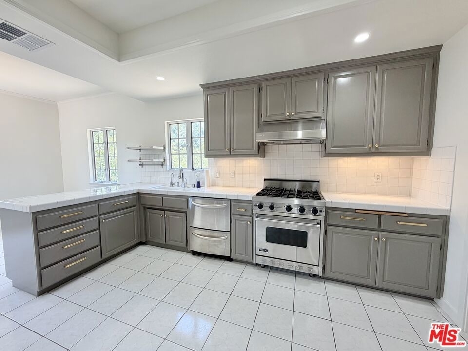 1515 Indiana Avenue - Photo 6