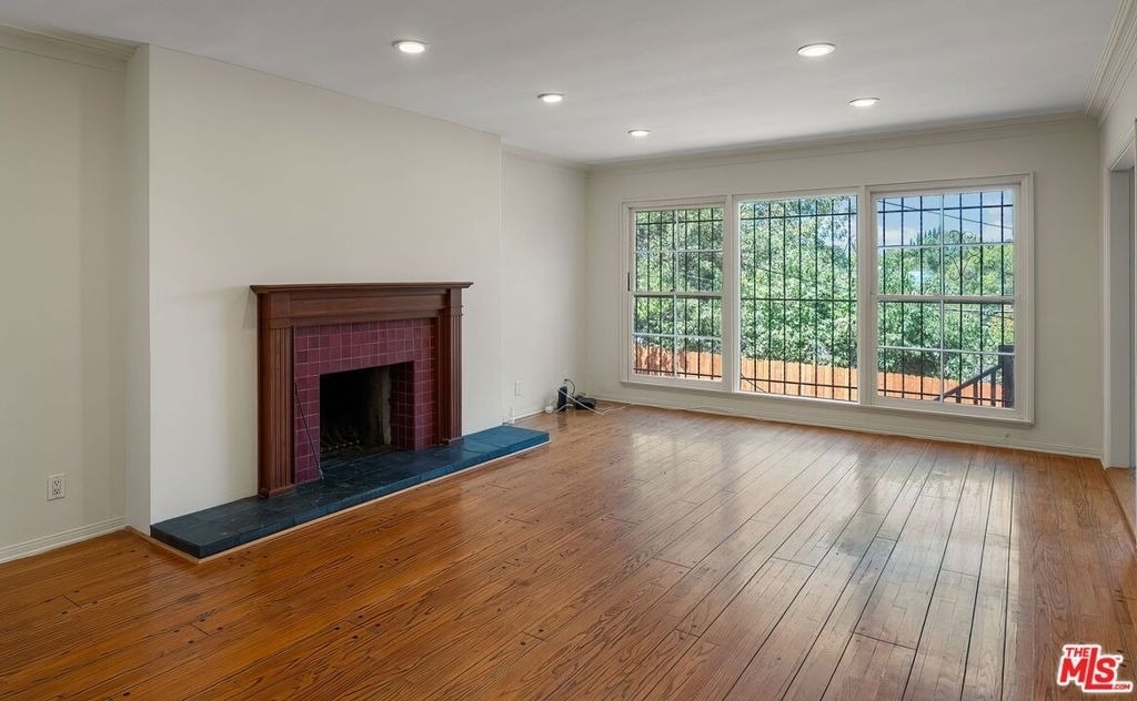 9149 Hillsboro Drive - Photo 2