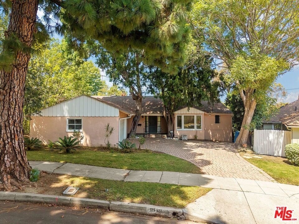 9149 Hillsboro Drive - Photo 0