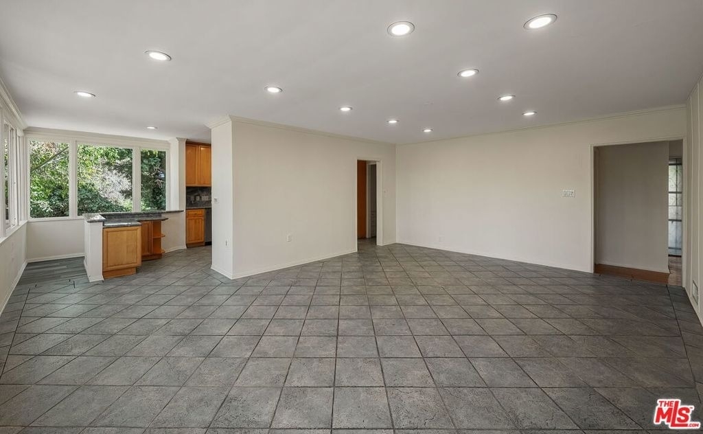 9149 Hillsboro Drive - Photo 6