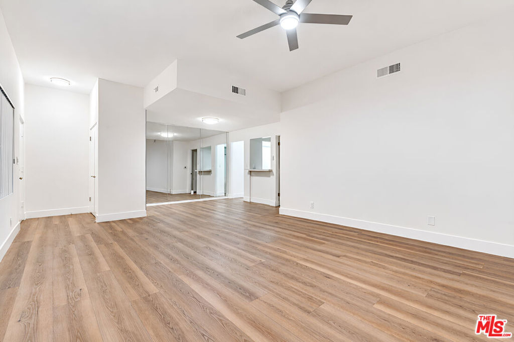 134 S Elm Drive - Photo 3
