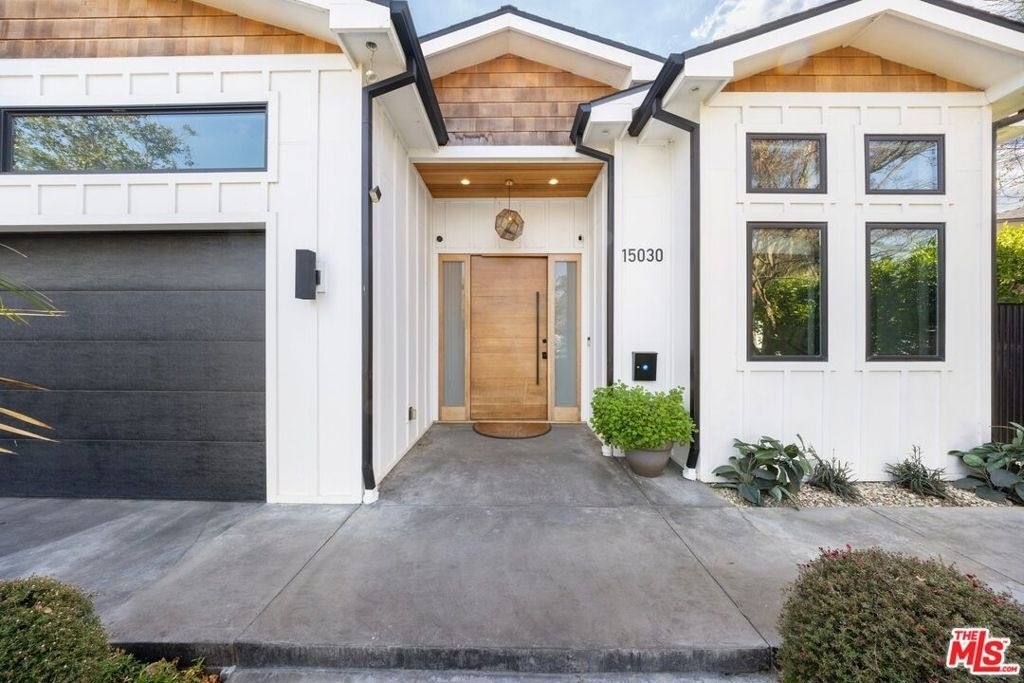 15030 Hartsook Street - Photo 2