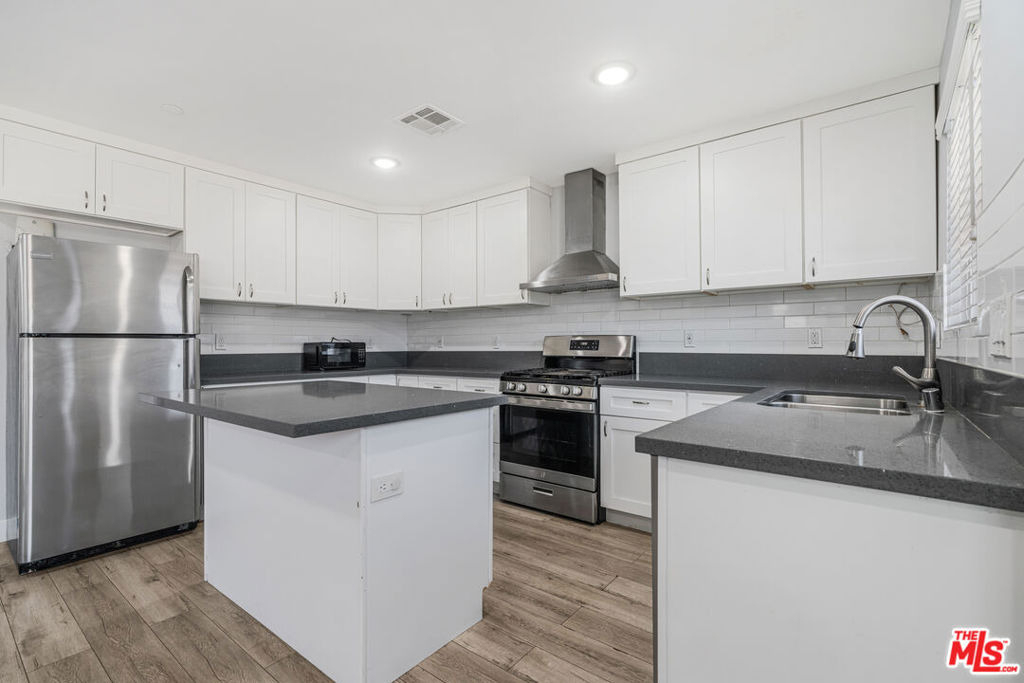 12000 Runnymede Street - Photo 4