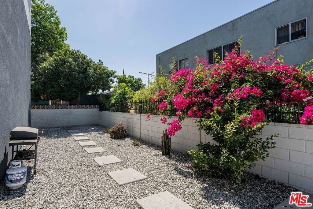 12000 Runnymede Street - Photo 11