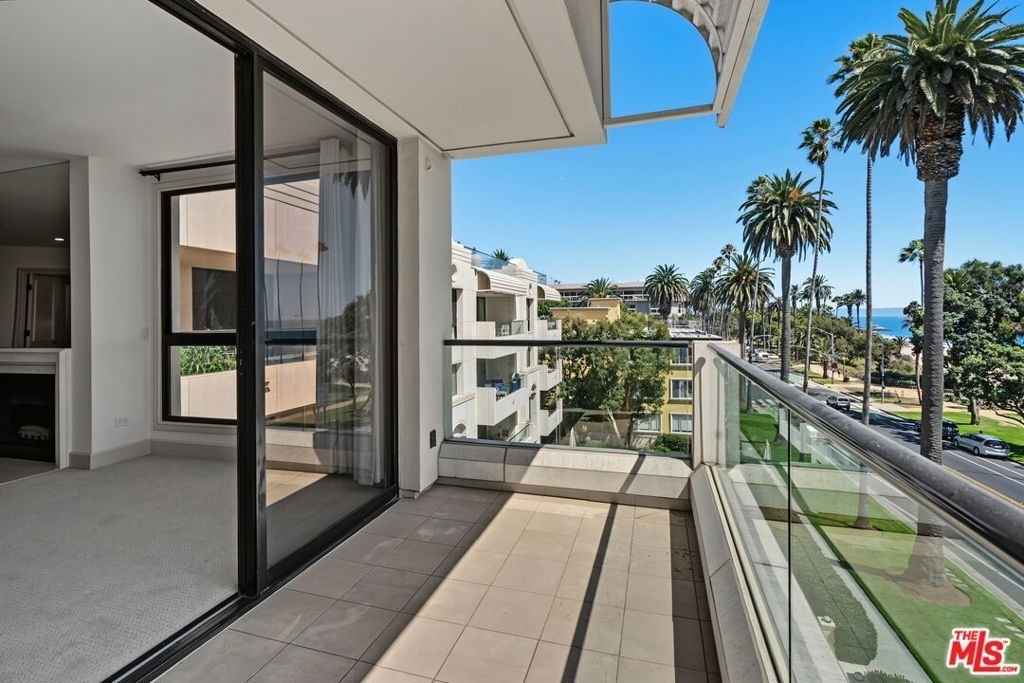 701 Ocean Avenue - Photo 12