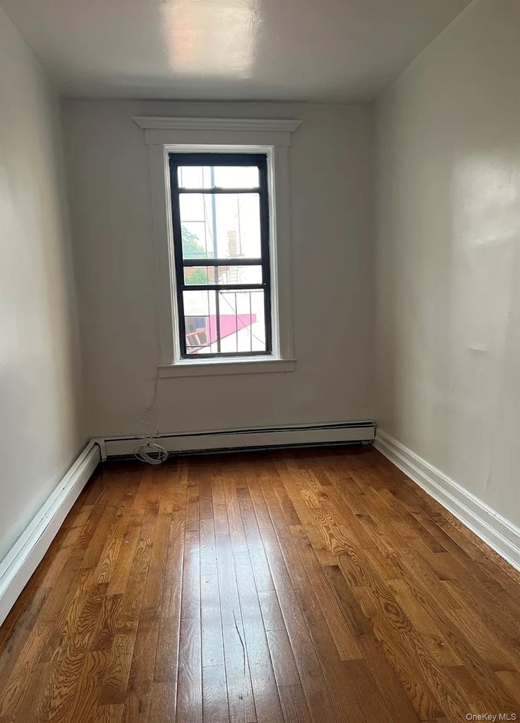 10713 Northern Boulevard - Photo 7