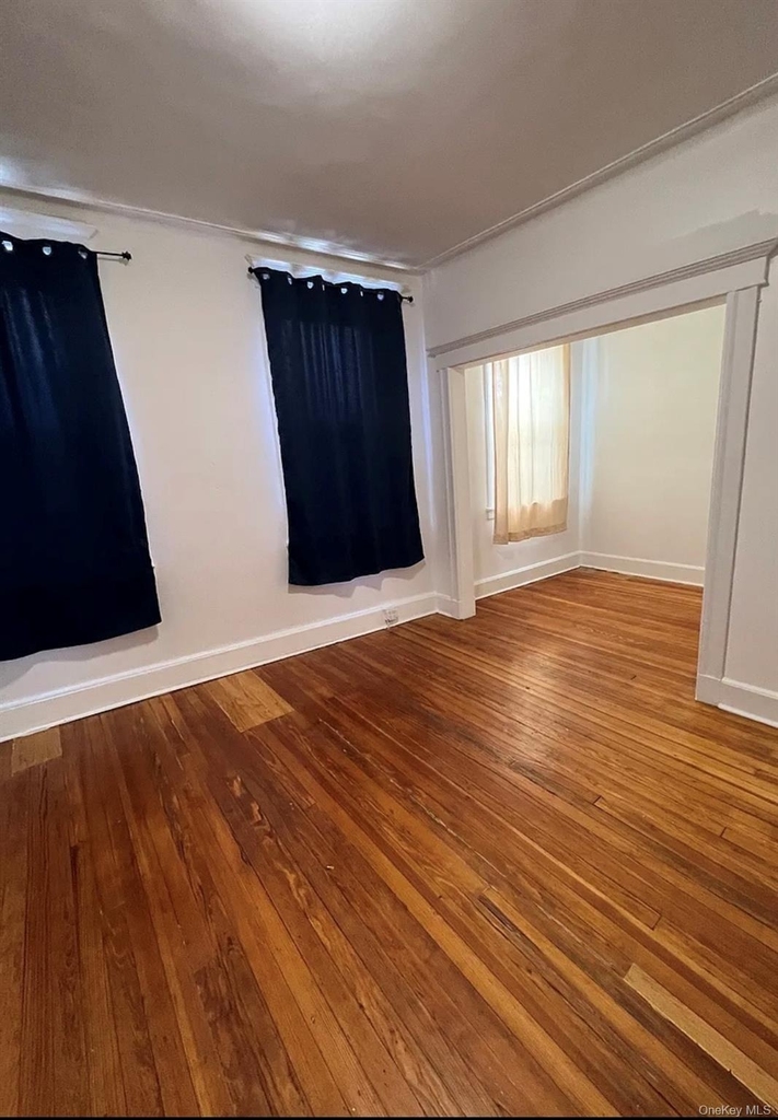 10713 Northern Boulevard - Photo 2