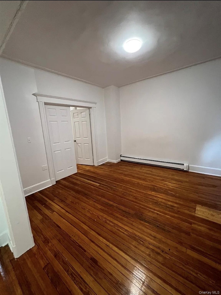 10713 Northern Boulevard - Photo 3