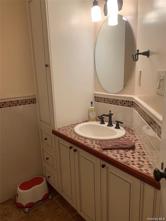 780 W Broadway - Photo 11