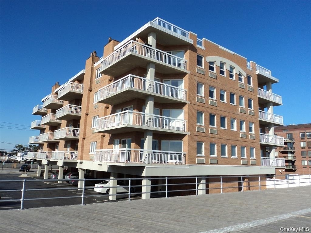 780 W Broadway - Photo 1