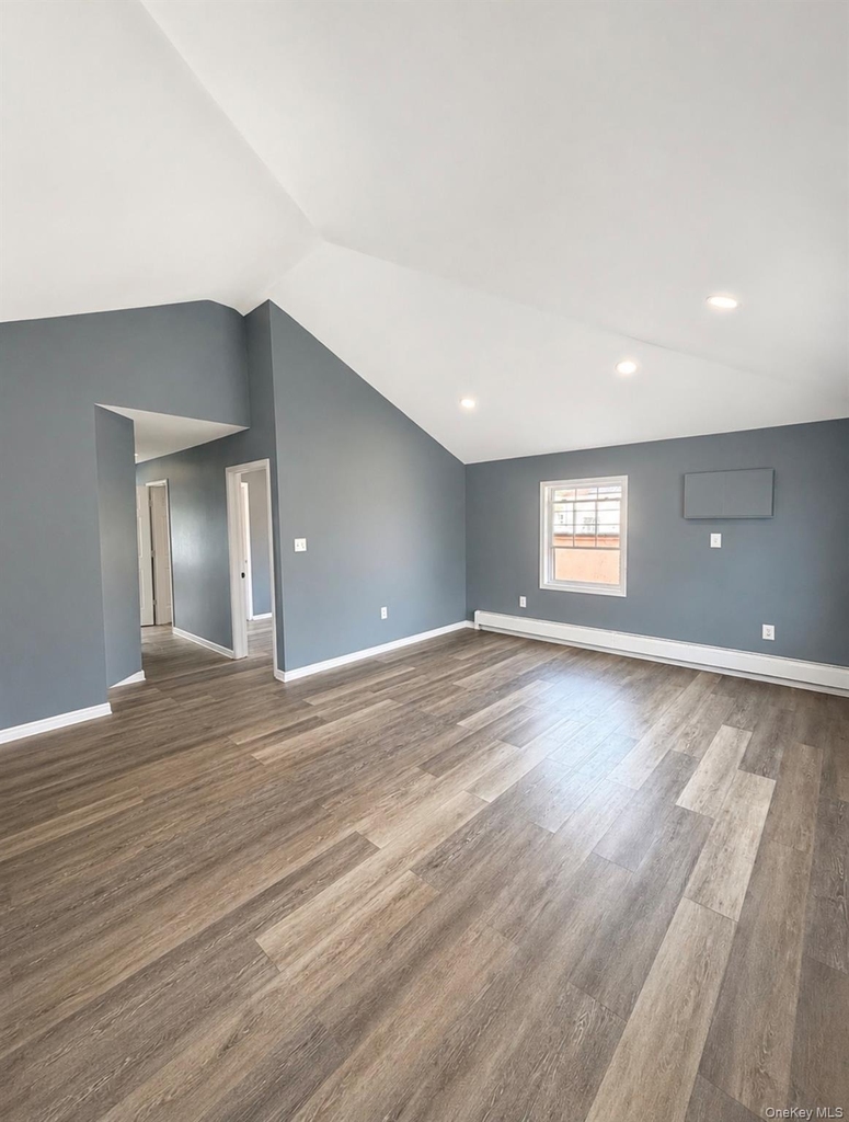 14308 Farmers Boulevard - Photo 0