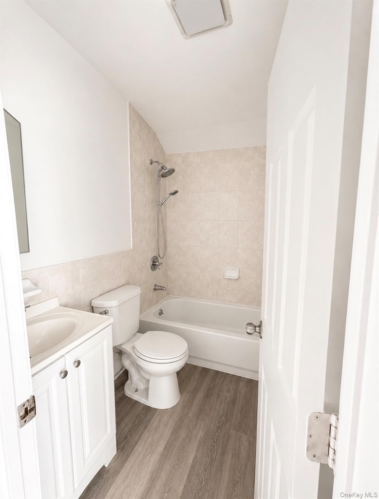 14308 Farmers Boulevard - Photo 2