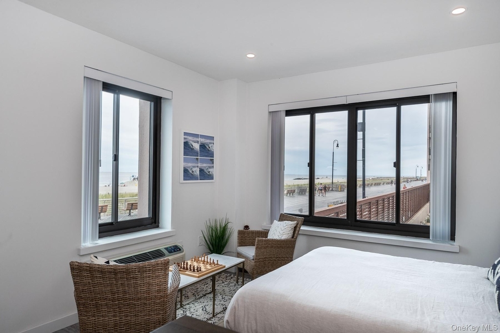 100 W Broadway - Photo 1