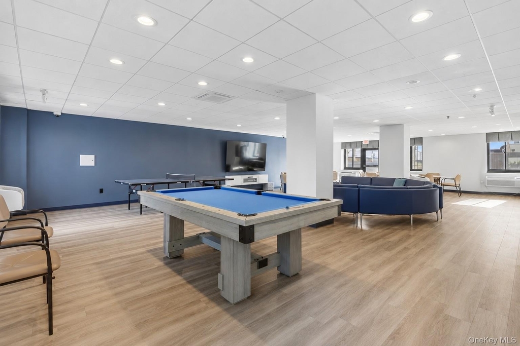 100 W Broadway - Photo 27