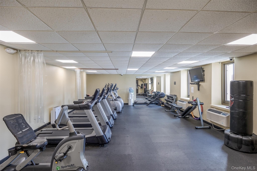 100 W Broadway - Photo 19