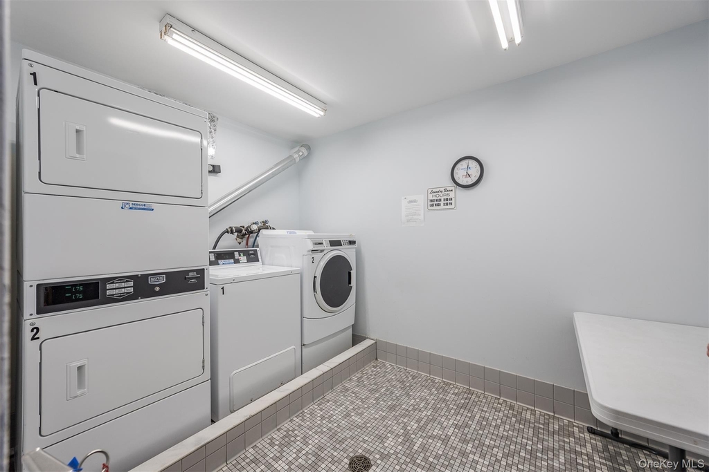100 W Broadway - Photo 29