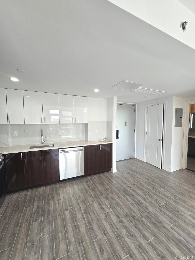 65-18 Austin Street - Photo 3